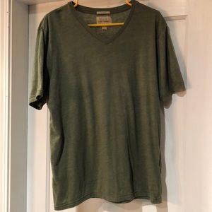 Lucky Weekender V-neck short sleeve shirt